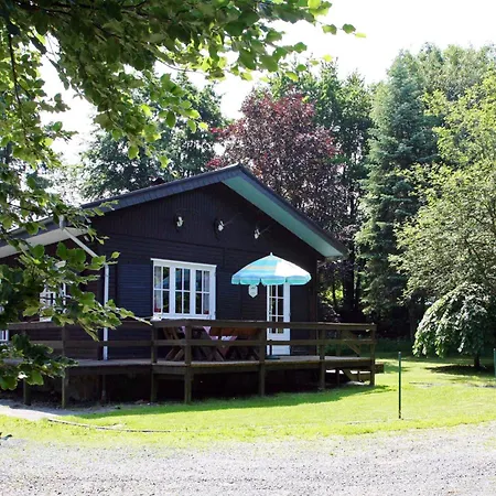 木屋 In Forested Sourbrodt, Cleaning Included 索尔布罗特